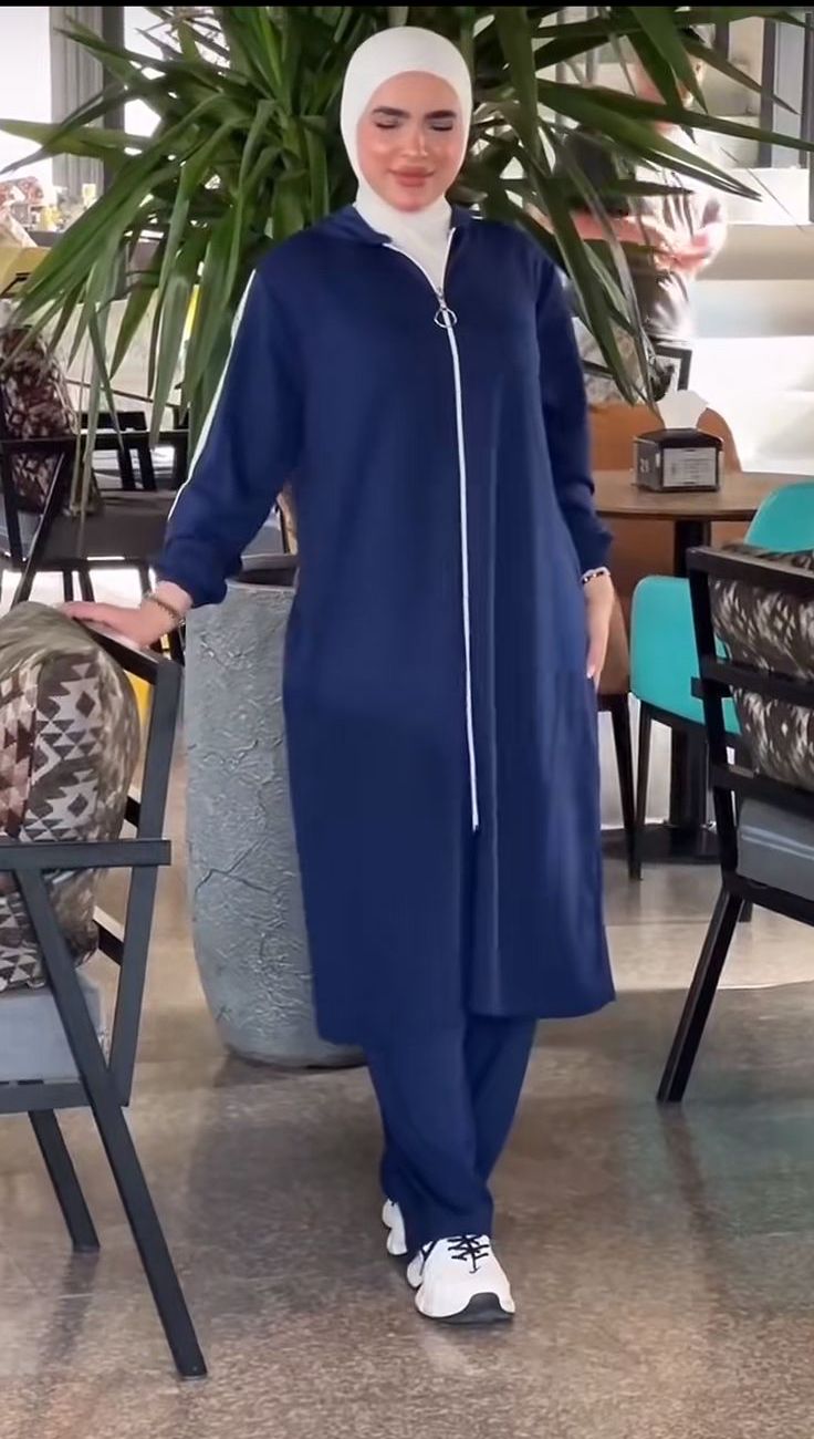 أونسومبل طويل بالقُب